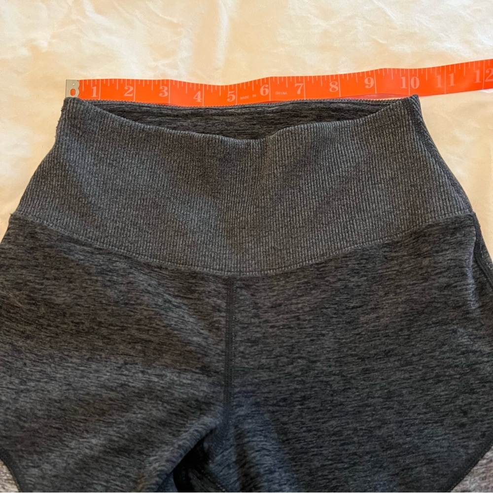 Alo Yoga Alosoft High Waist 7/8 Lounge Leggings Grey Stripe Size XS - Picture 10 of 11